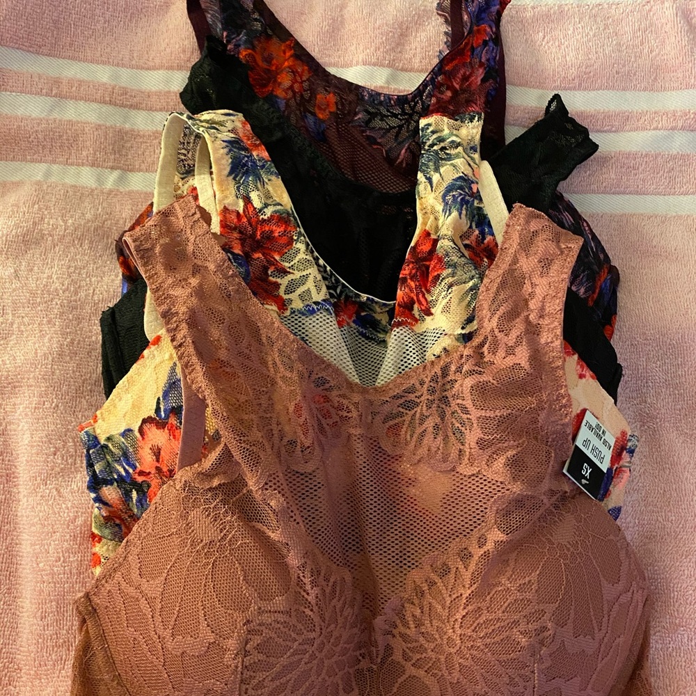 VIctoria’s Secret Bralettes LOT of 4
